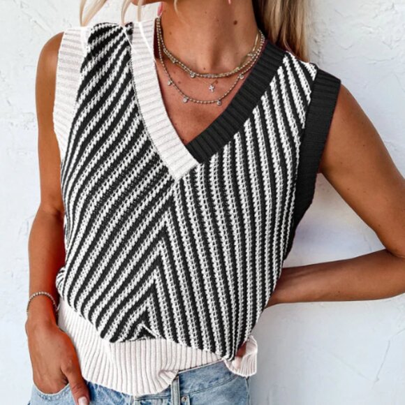 Tops - Black Chevron Knit Vest